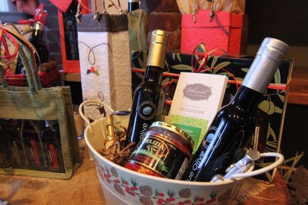 Design your own basket for a truly unique gift.