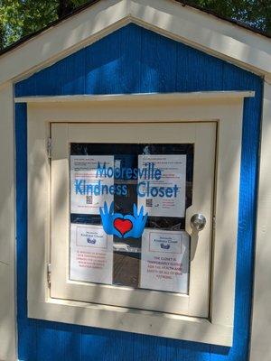 Food pantry in Academy Street Park, Mooresville