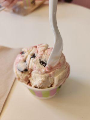 Vermont Black Bear - vanilla with raspberry swirl and tiny dar chocolate raspberry-filled cups