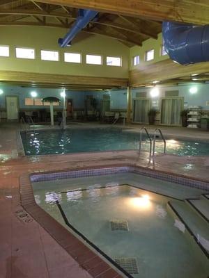 Indoor pool and jacuzzi