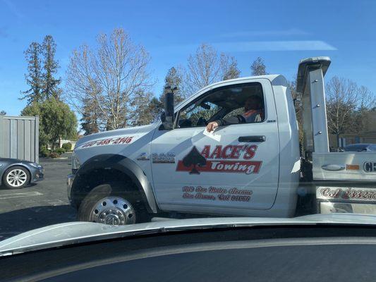 Tow Truck Company that held me hostage with no right to do so!