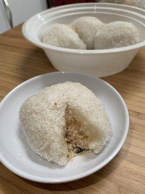 Sweet peanut mochi snowballs