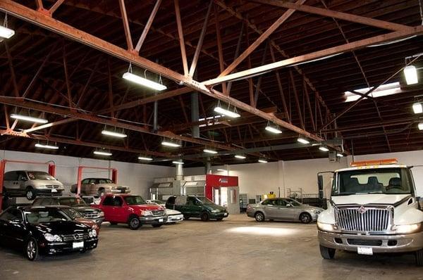 Husteads Auto Body & Tow, Oakland