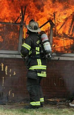 Lt. Drew Brooks work at a H.O.T. drill at FDIC in Indianapolis