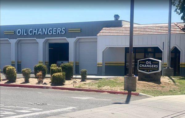 Oil Changers on Villa Ave in Clovis