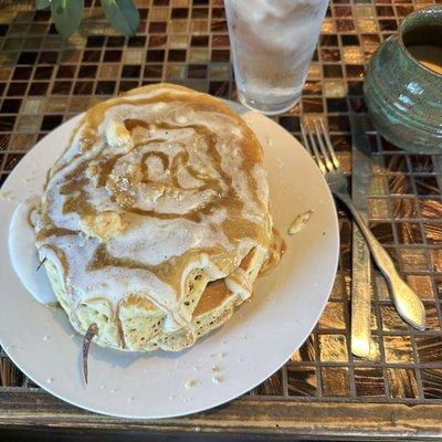 Cinnamon roll pancakes