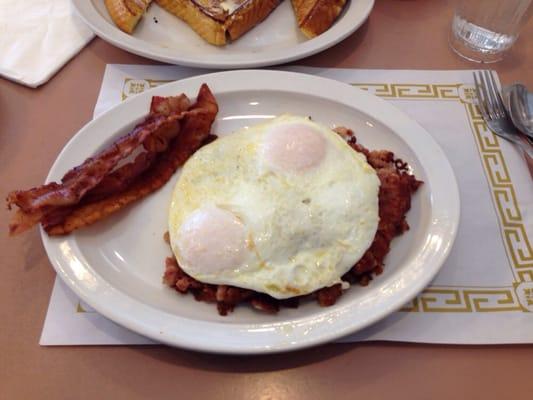 Best Corned Beef Hash & Eggs!