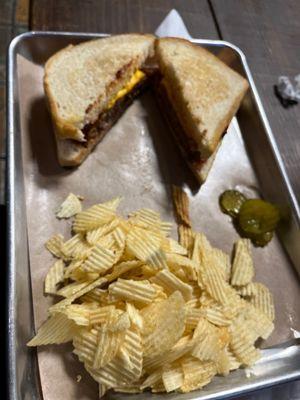 Grilled Cheese Burger with Chips