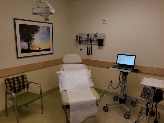 One of the exam rooms at PacMed's Lynnwood Clinic.