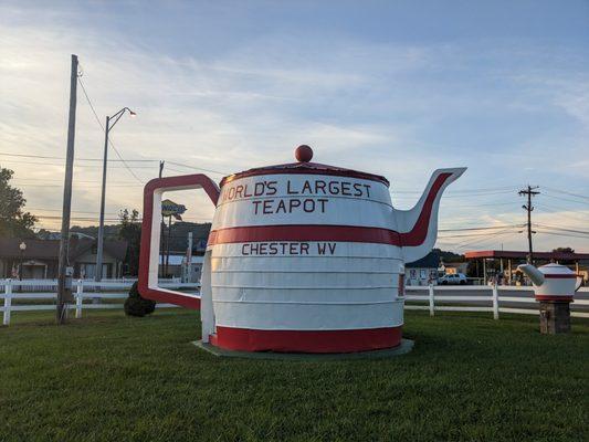 World's Largest Teapot, Chester