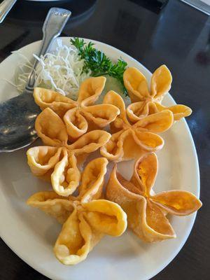 Crab cheese wonton