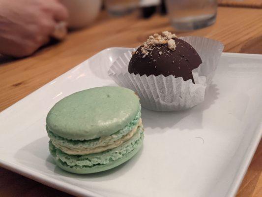 Pistachio french macaron and banana cake ball