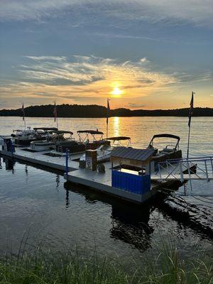 Drive up and park your boat!