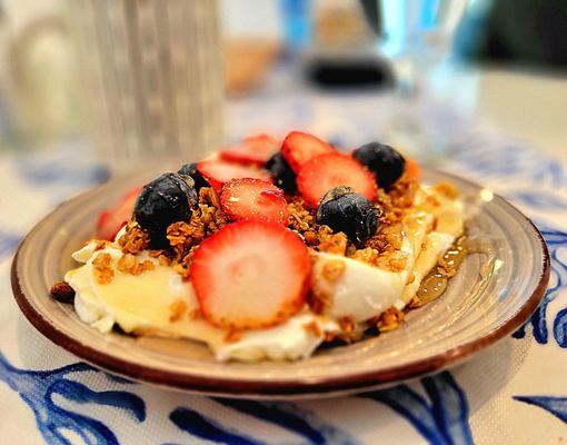 Greek yogurt parfait