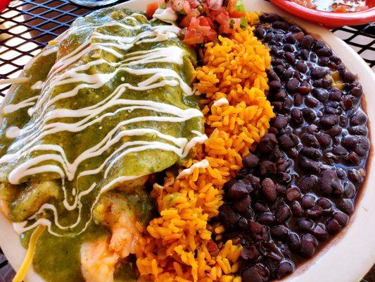 Shrimp enchiladas excellent. 5/5 generous amount of large shrimp and phenomenal rice and beans