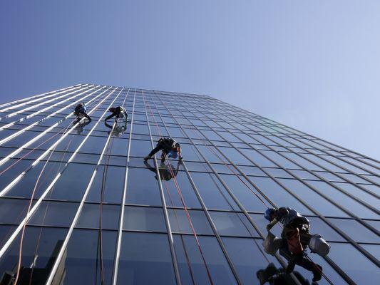 We are window washing experts; many of our employees have over 20 years of experience in the window washing business.