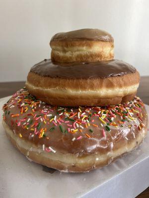 Donut cake