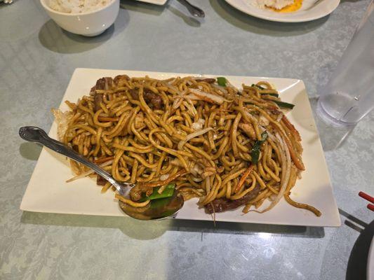 Lo mein combo