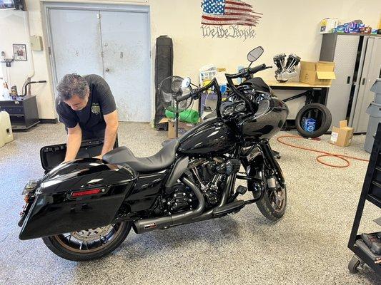 New LA Choppers Hammerhead Bars and Bassani Exhaust on this 2022 Harley Davidson Road Glide ST FLTRXST