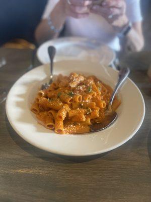 Vodka sauce, penne