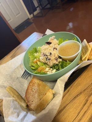 1/2 Plato Pesto Grilled Cheese on Rosemary Garlic Bread and 1/2 Broadway Salad with Mustard Vinaigrette - so fresh & delicious