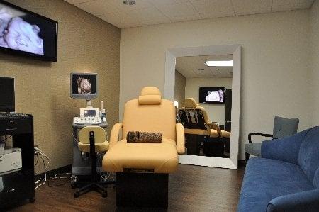 3D/4D Ultrasound & Massage Lounge