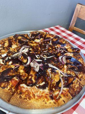 BBQ chicken pizza