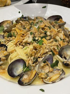 Linguine and clams