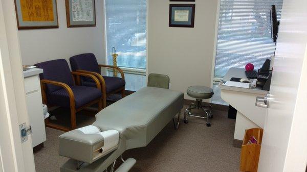 Just one of our 4 rooms for our patients which makes it easier for you to just walk in and go in no time!