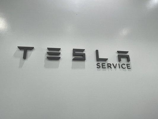 Tesla Service Center