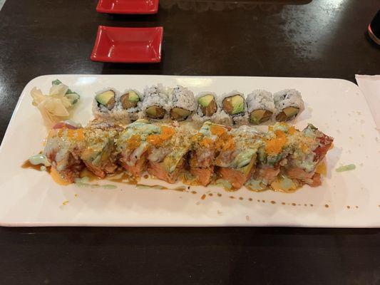 Front: Sexy Girl Roll (shrimp tempura, mango, peppered tuna, avocado); Back: Salmon Avocado Roll