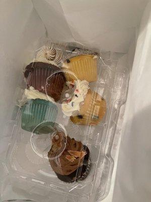 Poorly delivered, $25 assorted cupcakes.