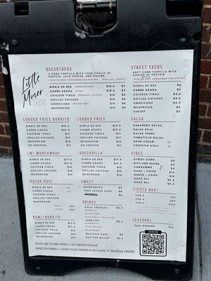 The outdoor menu that marks the spot.