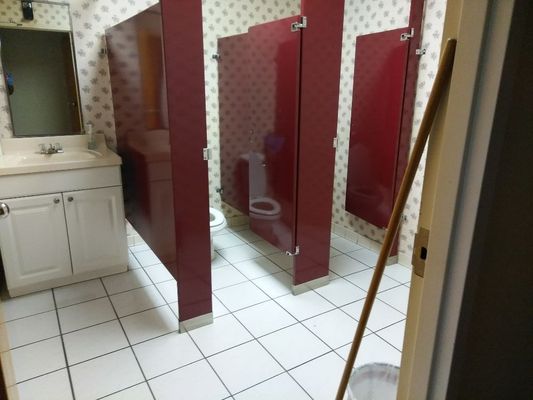 Restroom-Commercial Cleaning