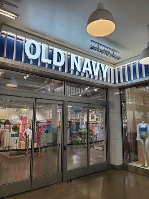 Entrance area of Old Navy at the Ala.Moana Shopping Center.