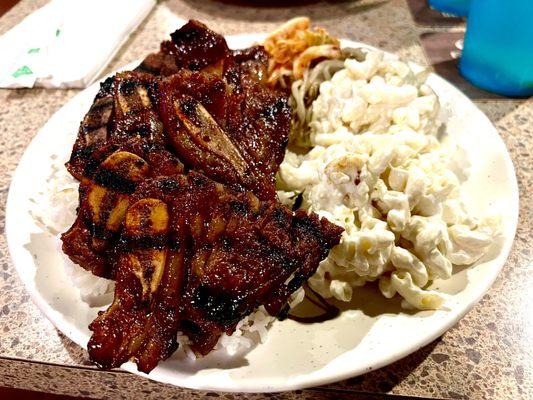 Galbi rib plate (regular size) with two servings of macaroni salad, bean sprouts and kimchi