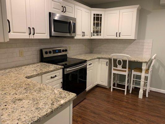 Frugal Kitchens & Cabinets