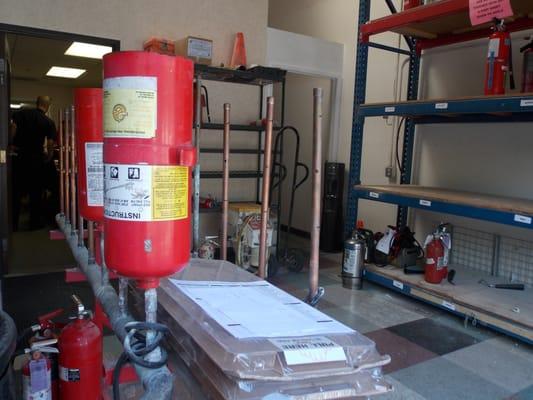 Drying extinguishers after hydrostatic testing