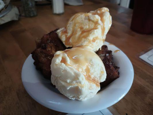 Fried Bread Pudding (comes with ice cream)