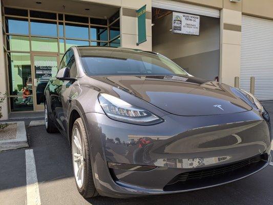 Tesla Model Y, front ppf, windshield tint