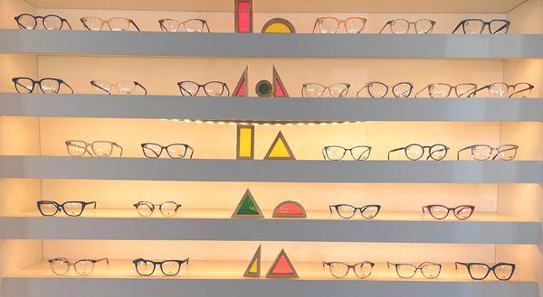 OGI and Seraphin glasses display