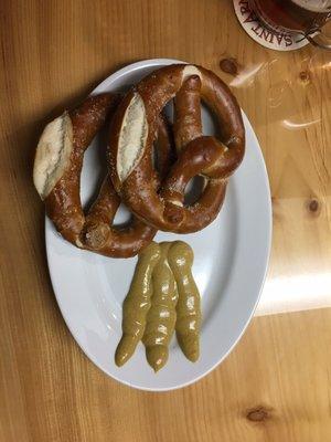 Pretzels with spicy brown mustard with a classic Hop-Bearer IPA!! Beautiful!!