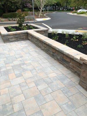 Paver retaining wall & driveway