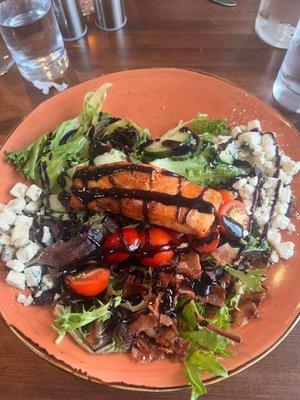 Salad w/salmon seared to perfection.