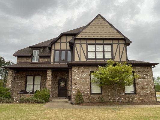 A NEW roof makes all the difference, looks great and more importantly, it protects your home AND your family!