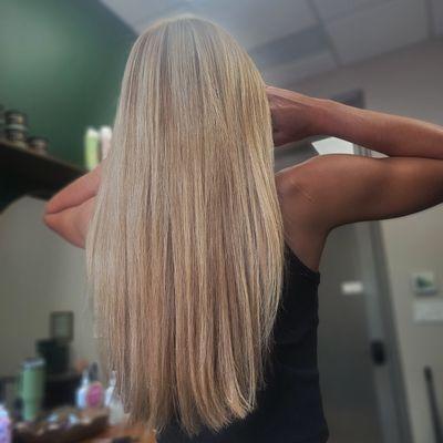 Natural highlights and blended long layers