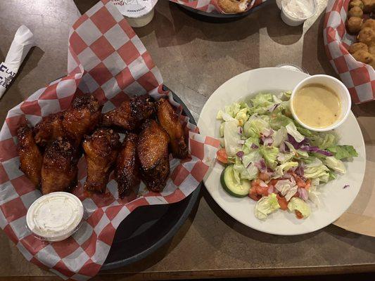 Chicken wings, side salad