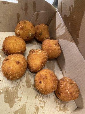 Mac & Cheese Bites! Delizioso classic! @MacGuffins Bar at AMC Metreon 16 SF CA Thur 12/14/23