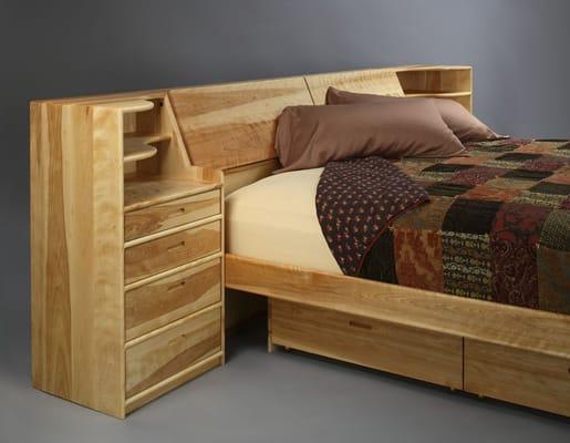 Platform pedestal bed