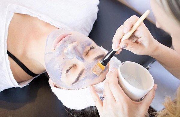 At Ashley's Beauty Bar & Med Spa we offer a facial club so that you can treat your self and your skin on a regular basis.